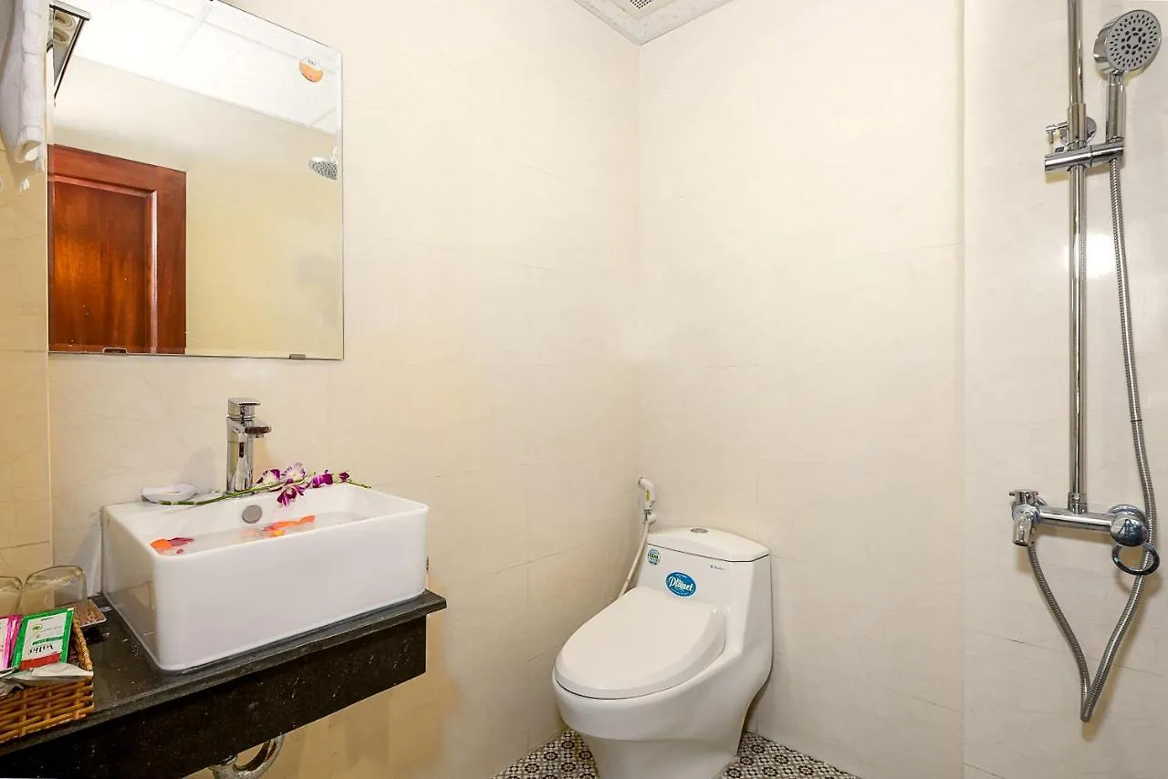 ***  Ga Vang Hotel Da Nang Vietnam