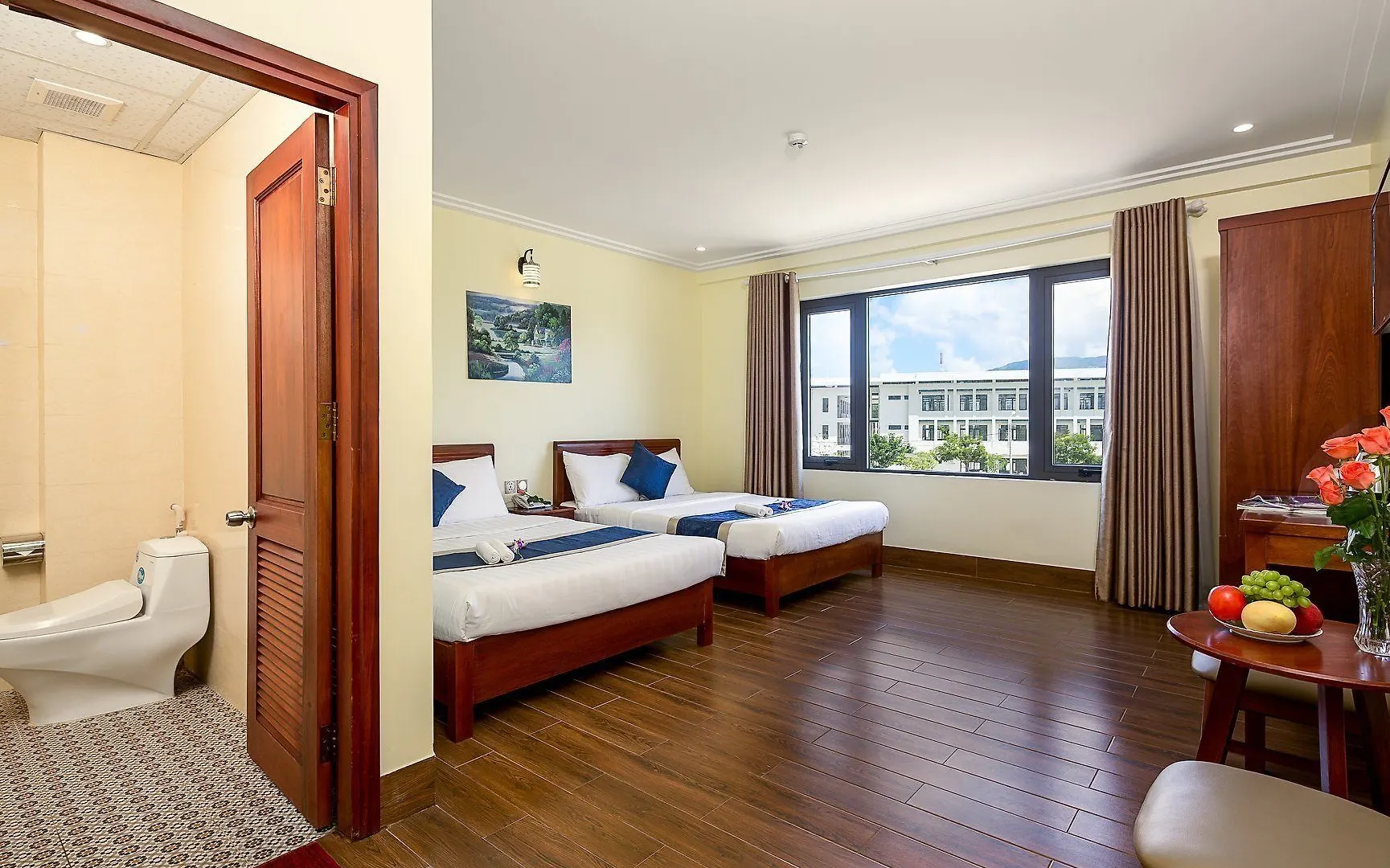 ***  Ga Vang Hotel Da Nang Vietnam